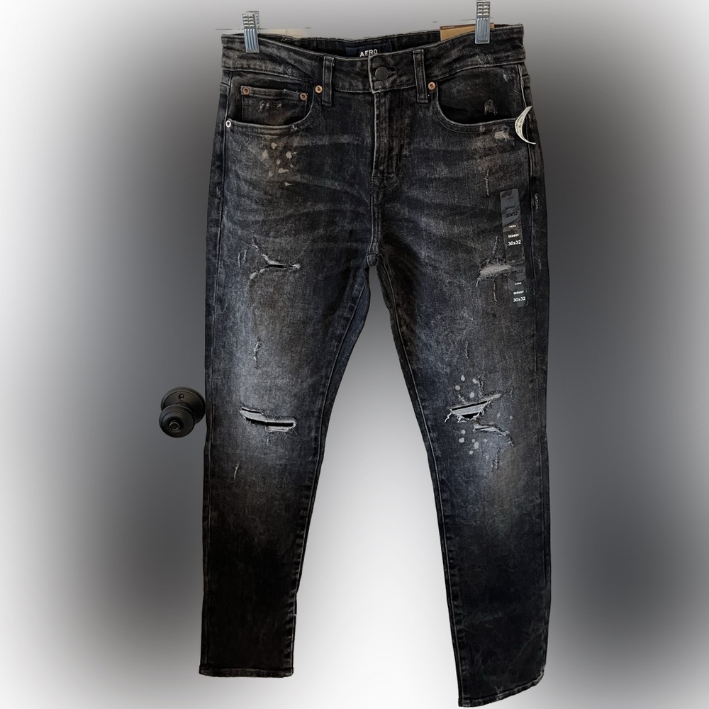 Aeropostale Men’s Black Skinny Jeans. Size Men’s 30x32. Color Black.